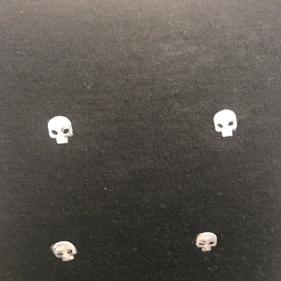 Issi “Skulls” - Picture 3 of 4